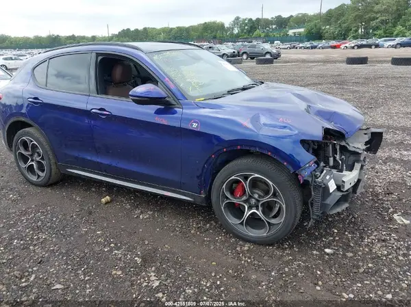 ZASPAKBN2N7D25514 2022 ALFA ROMEO STELVIO