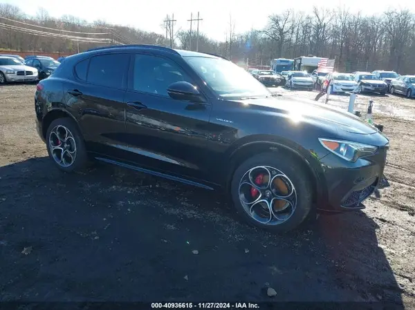 ZASPAKBN2N7D25657 2022 ALFA ROMEO STELVIO - Image 1