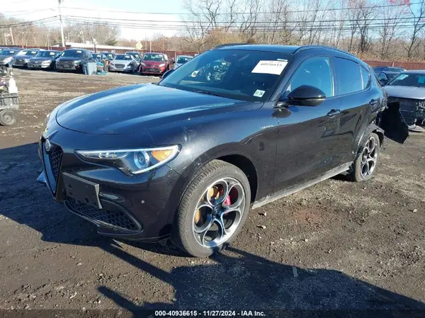 ZASPAKBN2N7D25657 2022 ALFA ROMEO STELVIO - Image 2