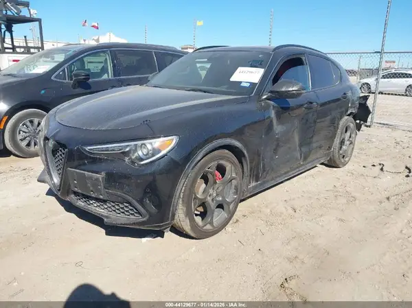ZASPAKBN2N7D32009 2022 ALFA ROMEO STELVIO - Image 2