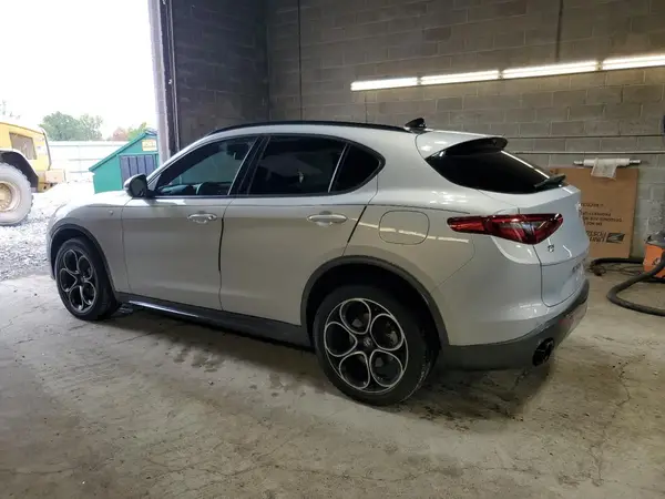 ZASPAKBN2N7D32110 2022 ALFA ROMEO STELVIO - Image 2