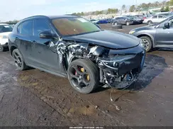 ZASPAKBN2N7D32284 2022 ALFA ROMEO STELVIO