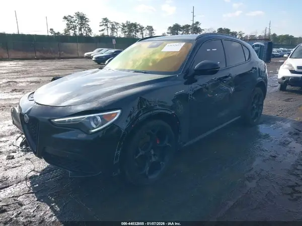 ZASPAKBN2N7D32284 2022 ALFA ROMEO STELVIO - Image 2
