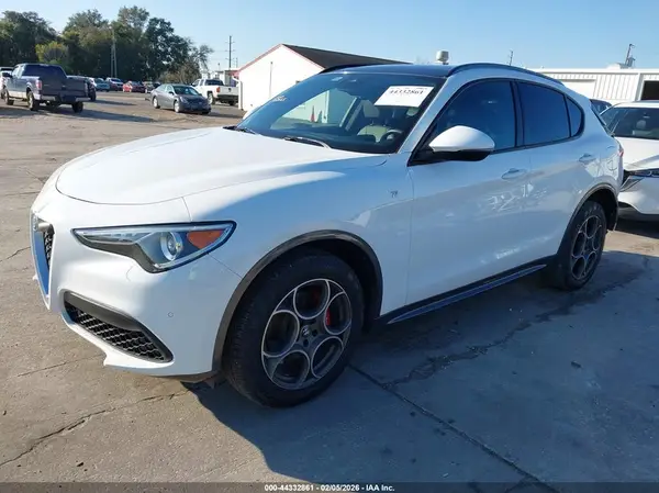 ZASPAKBN2N7D32429 2022 ALFA ROMEO STELVIO - Image 2