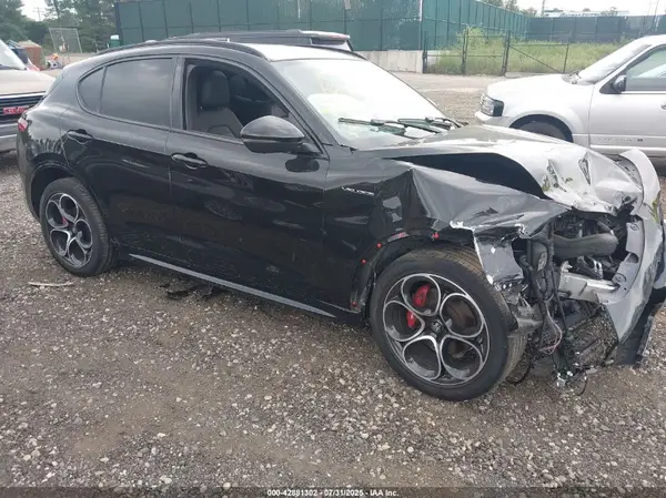 ZASPAKBN2N7D37405 2022 ALFA ROMEO STELVIO