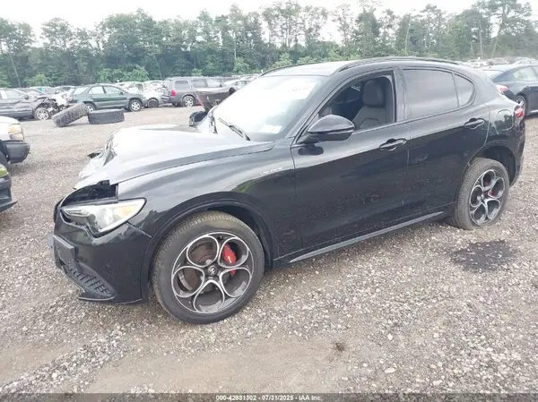 ZASPAKBN2N7D37405 2022 ALFA ROMEO STELVIO - Image 2