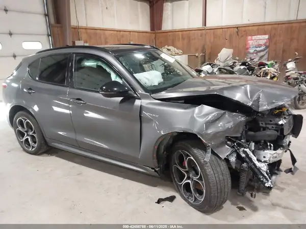 ZASPAKBN2N7D37873 2022 ALFA ROMEO STELVIO - Image 1