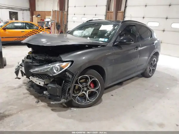 ZASPAKBN2N7D37873 2022 ALFA ROMEO STELVIO - Image 2