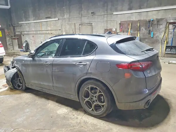 ZASPAKBN2N7D41583 2022 ALFA ROMEO STELVIO - Image 2