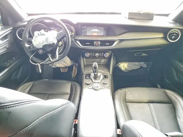 ZASPAKBN2N7D41583 2022 ALFA ROMEO STELVIO - Image 8