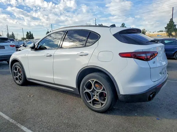 ZASPAKBN2N7D47884 2022 ALFA ROMEO STELVIO - Image 2