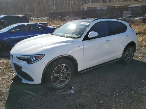 ZASPAKBN2P7D50836 2023 ALFA ROMEO STELVIO - Image 1