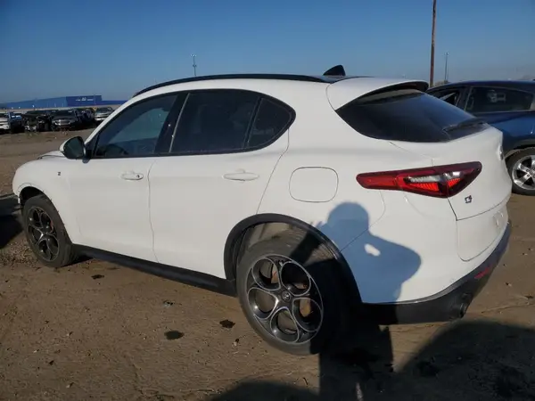 ZASPAKBN2P7D50903 2023 ALFA ROMEO STELVIO - Image 2