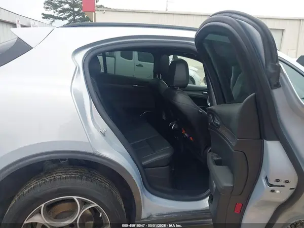 ZASPAKBN2P7D55549 2023 ALFA ROMEO STELVIO - Image 8