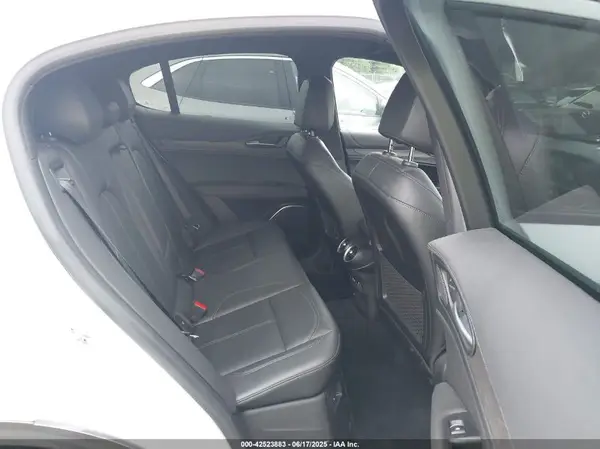 ZASPAKBN2P7D56698 2023 ALFA ROMEO STELVIO - Image 8