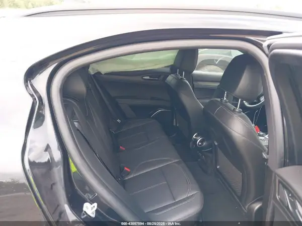 ZASPAKBN2P7D58337 2023 ALFA ROMEO STELVIO - Image 8