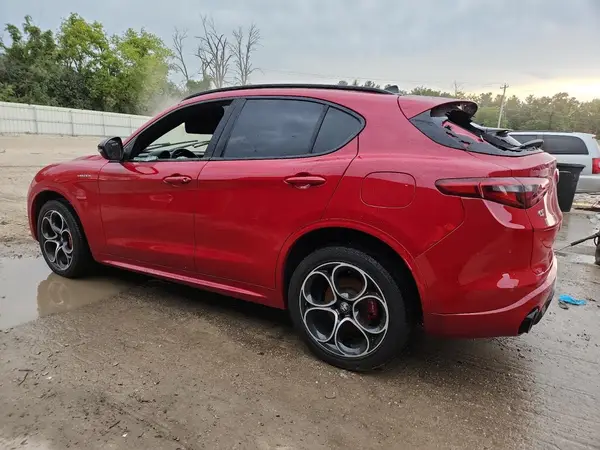 ZASPAKBN2P7D67913 2023 ALFA ROMEO STELVIO - Image 2