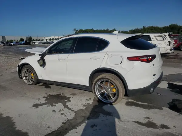 ZASPAKBN3K7C43092 2019 ALFA ROMEO STELVIO - Image 2