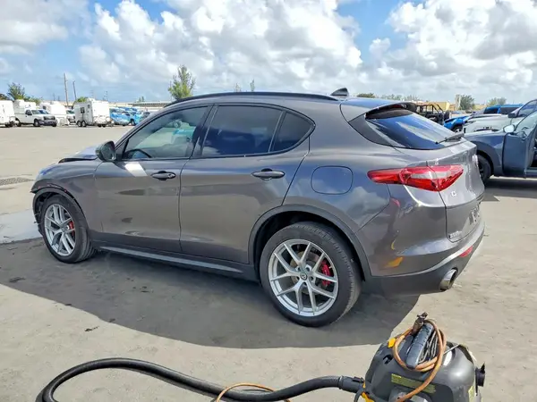 ZASPAKBN3K7C51774 2019 ALFA ROMEO STELVIO - Image 2