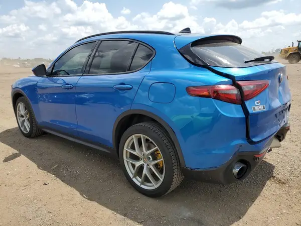 ZASPAKBN3K7C70387 2019 ALFA ROMEO STELVIO - Image 2