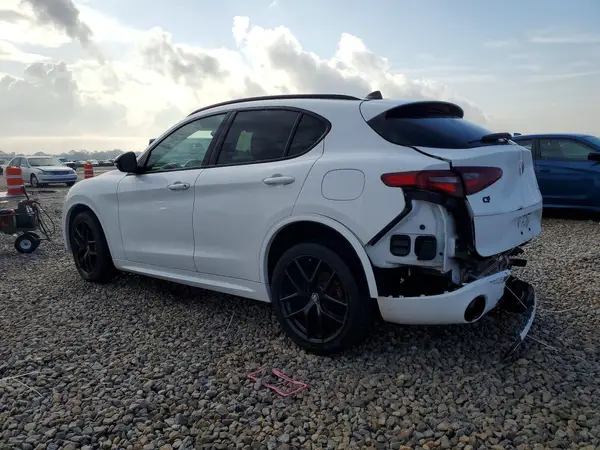 ZASPAKBN3L7C75476 2020 ALFA ROMEO STELVIO - Image 2