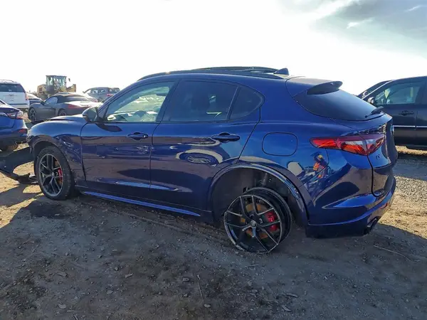 ZASPAKBN3L7C75963 2020 ALFA ROMEO STELVIO - Image 2