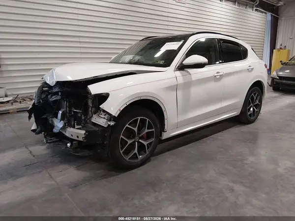 ZASPAKBN3M7D01267 2021 ALFA ROMEO STELVIO - Image 2