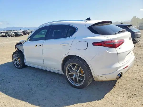 ZASPAKBN3M7D17453 2021 ALFA ROMEO STELVIO - Image 2