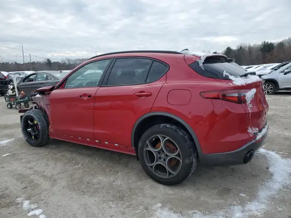 ZASPAKBN3N7D24470 2022 ALFA ROMEO STELVIO - Image 2