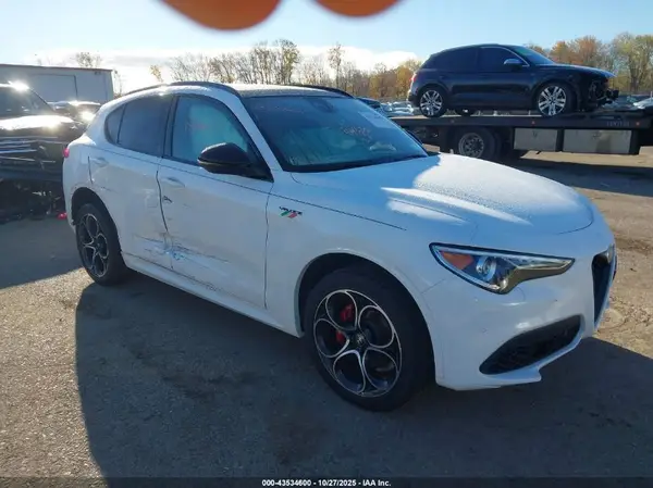 ZASPAKBN3N7D38059 2022 ALFA ROMEO STELVIO