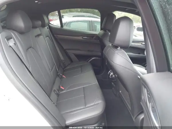 ZASPAKBN3N7D47229 2022 ALFA ROMEO STELVIO - Image 8