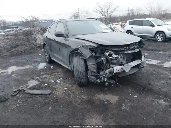 ZASPAKBN3P7D58394 2023 ALFA ROMEO STELVIO