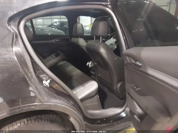 ZASPAKBN3R7D74596 2024 ALFA ROMEO STELVIO - Image 8