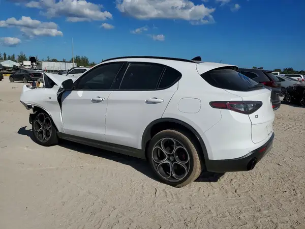 ZASPAKBN3R7D76445 2024 ALFA ROMEO STELVIO - Image 2