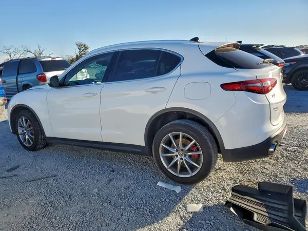 ZASPAKBN4K7C33431 2019 ALFA ROMEO STELVIO - Image 2