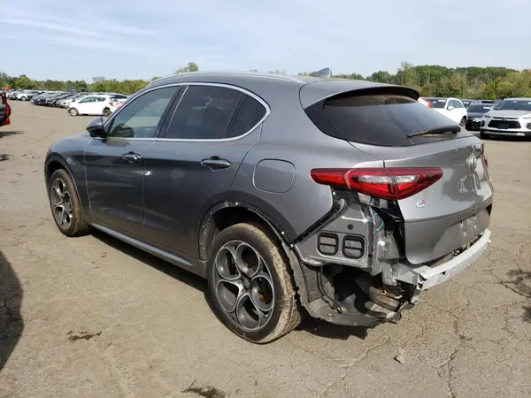 ZASPAKBN4L7C76006 2020 ALFA ROMEO STELVIO - Image 2