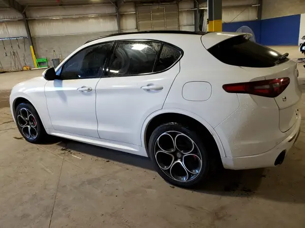 ZASPAKBN4M7D00807 2021 ALFA ROMEO STELVIO - Image 2