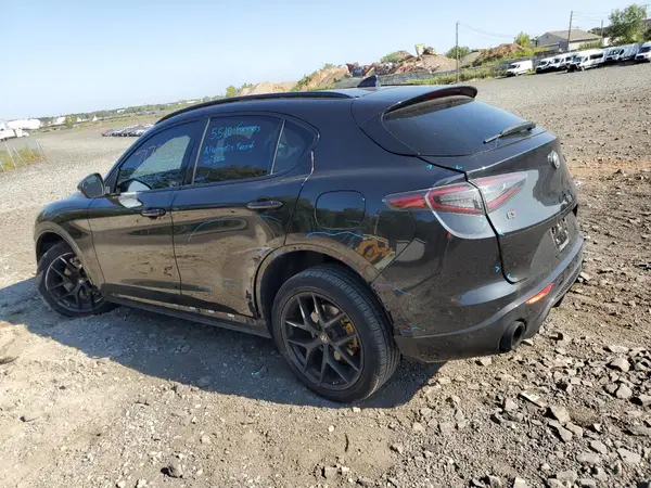 ZASPAKBN4M7D18157 2021 ALFA ROMEO STELVIO - Image 2