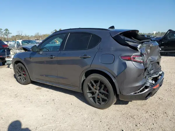 ZASPAKBN4M7D18255 2021 ALFA ROMEO STELVIO - Image 2