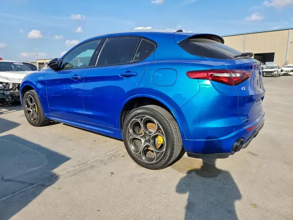 ZASPAKBN4M7D18613 2021 ALFA ROMEO STELVIO - Image 2