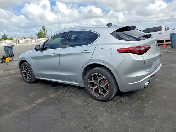 ZASPAKBN4M7D20099 2021 ALFA ROMEO STELVIO - Image 2