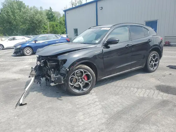 ZASPAKBN4N7D30696 2022 ALFA ROMEO STELVIO - Image 1