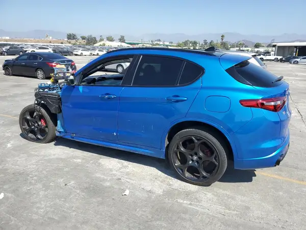 ZASPAKBN4N7D37275 2022 ALFA ROMEO STELVIO - Image 2