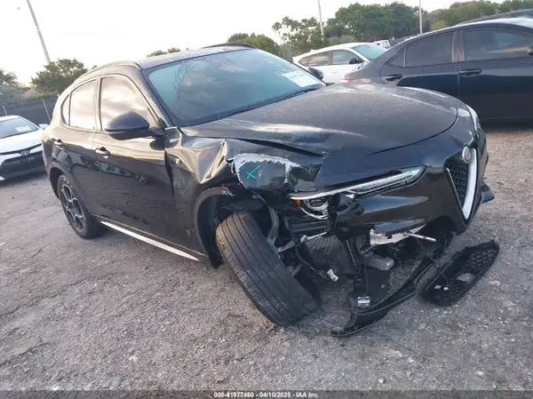 ZASPAKBN4N7D46736 2022 ALFA ROMEO STELVIO - Image 1
