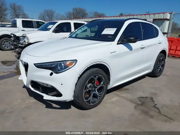 ZASPAKBN4P7D63524 2023 ALFA ROMEO STELVIO - Image 2