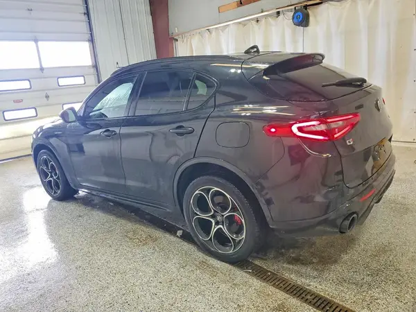 ZASPAKBN4P7D65905 2023 ALFA ROMEO STELVIO - Image 2