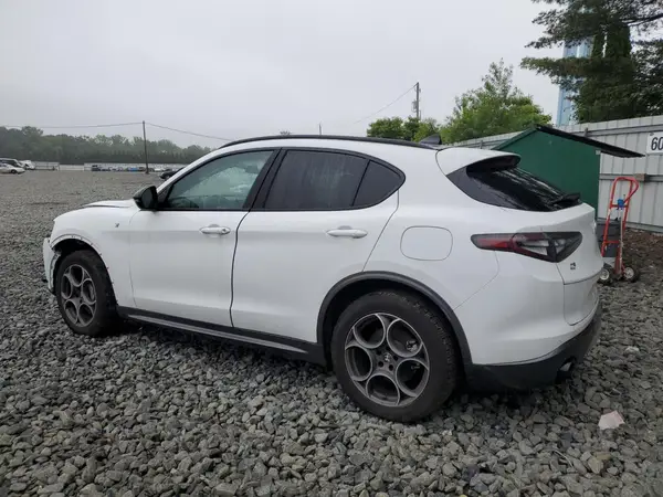 ZASPAKBN4R7D72243 2024 ALFA ROMEO STELVIO - Image 2