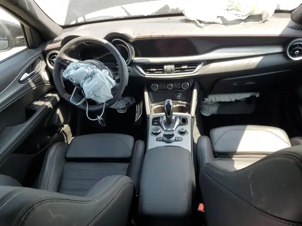 ZASPAKBN4R7D73666 2024 ALFA ROMEO STELVIO - Image 8
