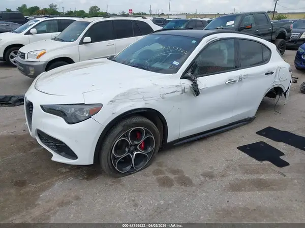 ZASPAKBN4R7D74204 2024 ALFA ROMEO STELVIO - Image 2