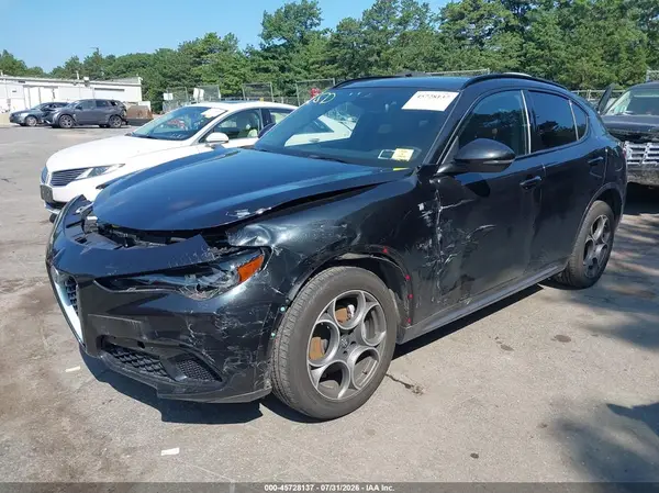 ZASPAKBN4R7D75174 2024 ALFA ROMEO STELVIO - Image 2